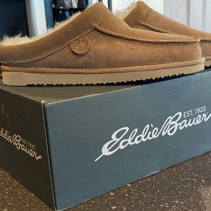 NEVER WORN Eddie Bauer Men’s Firelight Shearling Moccasin Slippers